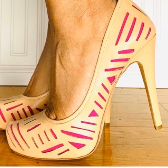 BCBGeneration Shoes - BCBG GENERATION LEATHER HEELS♥️